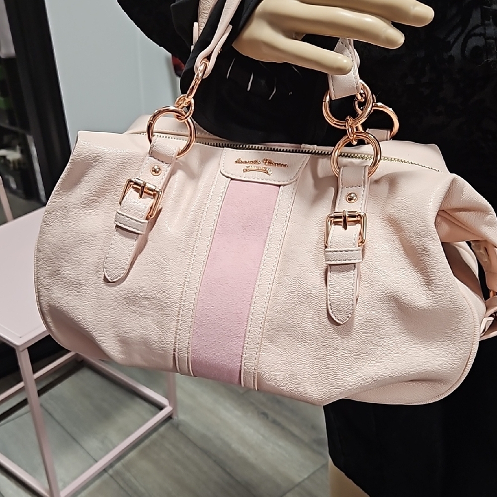 Samantha Thavasa Pink Handbag